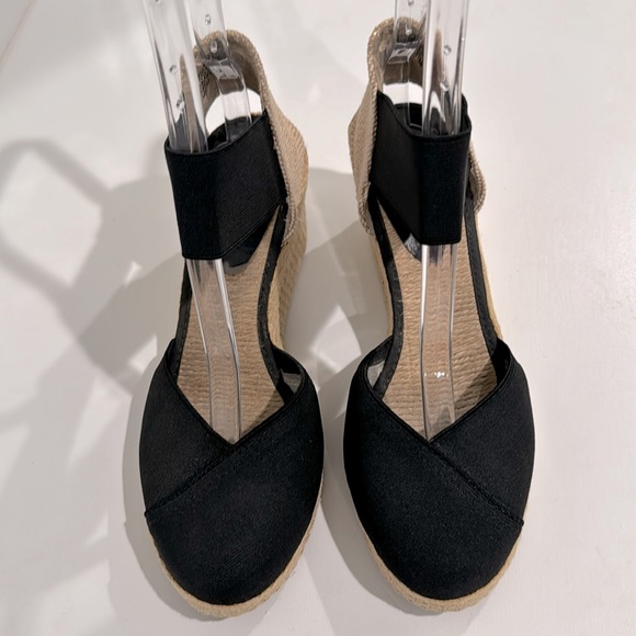 Lauren Ralph Lauren Charla wedge heels. Size 6.5 B - Picture 2 of 8